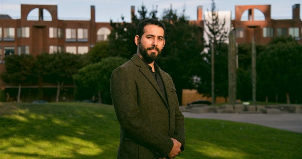 هذة قصتنا كي تُروى.. مصعب أبو توهة بعد فوزه بـ “بوليتزر”