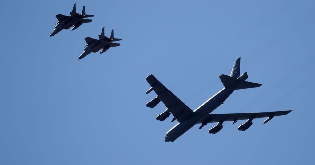 البنتاجون يستبدل قاذفات B-2 بـB-52 في قاعدة بالمحيط الهندي