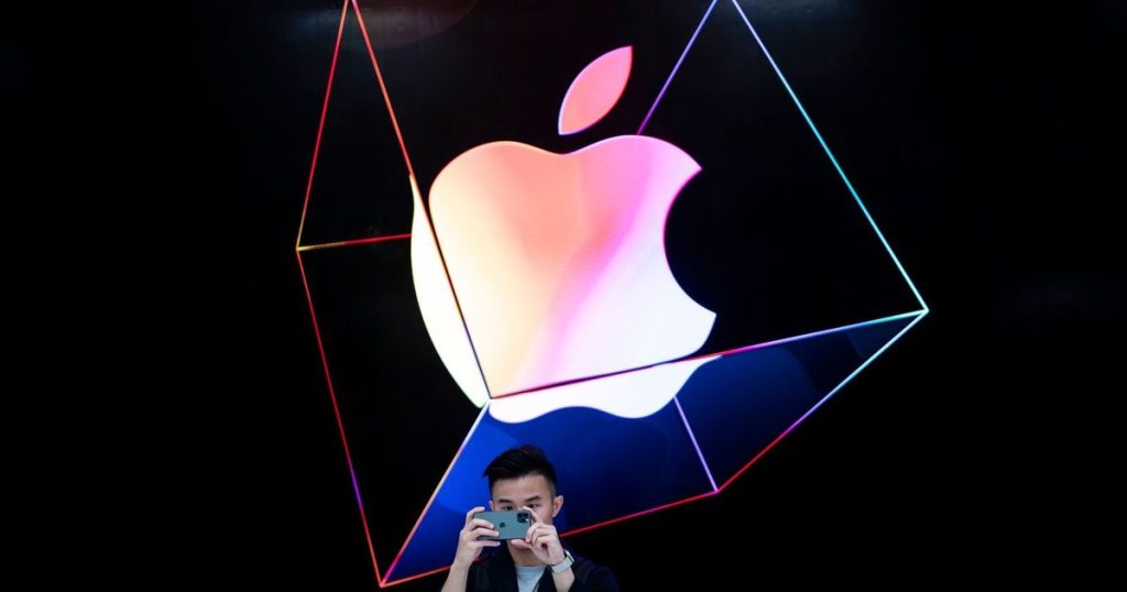 أبل تستعد لإطلاق منتجات “ثورية” بحلول عام 2027