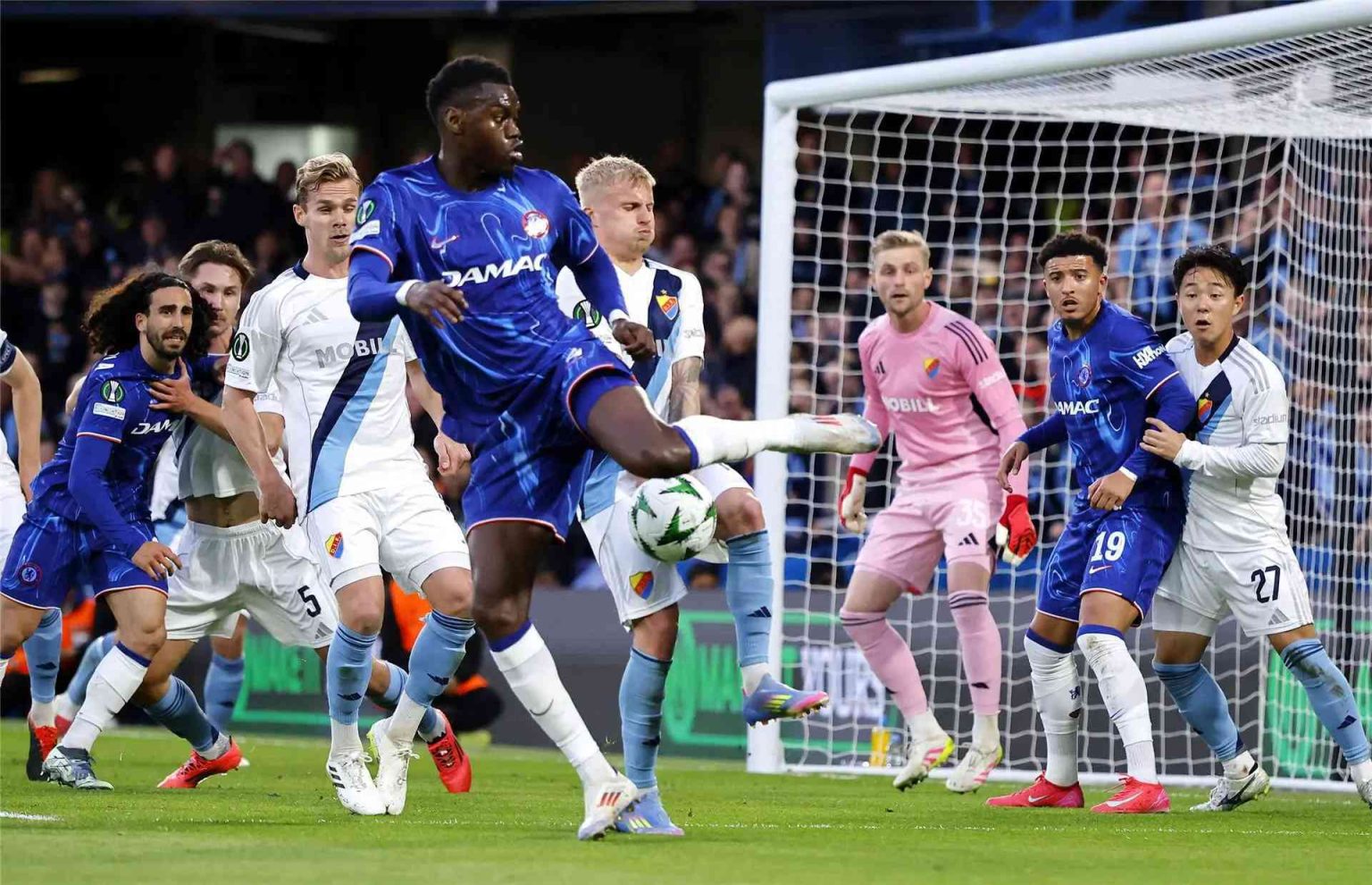 تشيلسي إلى نهائي دوري المؤتمر الأوروبي على حساب ديورغاردن وريال بيتيس يقتل فيورنتينا ويصعد لأول نهائي أوروبي في تاريخه