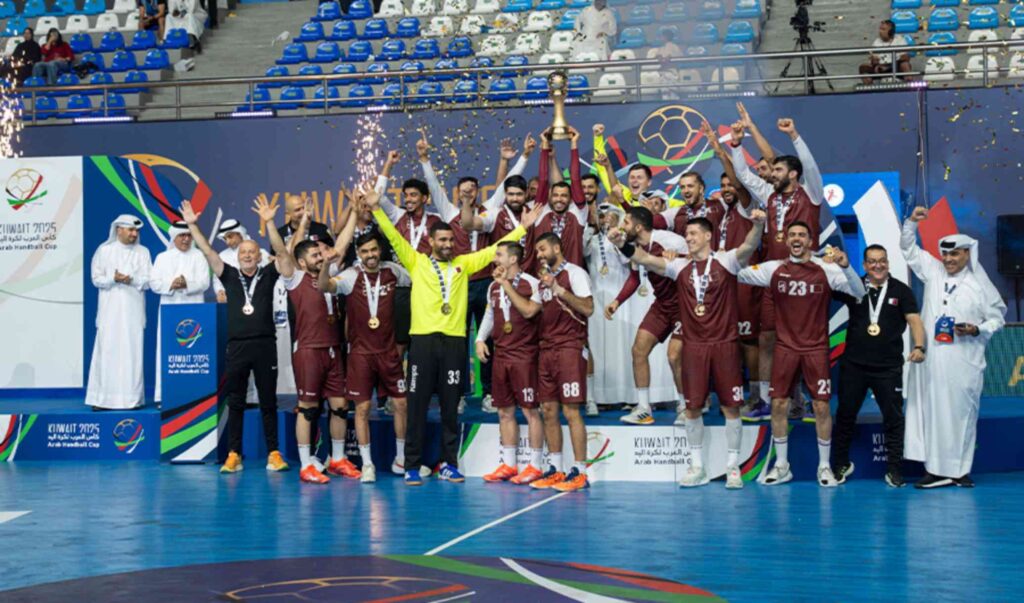 قطر تتوج بلقب كأس العرب لكرة اليد للمرة العاشرة بفوزها على البحرين