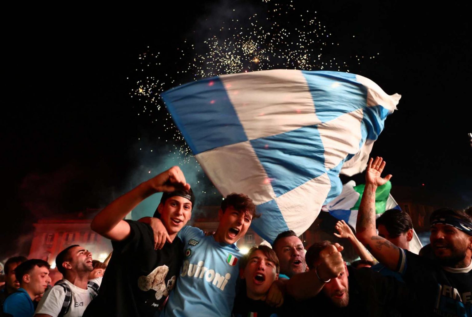 رسمياً.. نابولي يتوّج بلقب الدوري الإيطالي للمرة الرابعة في تاريخه بعد فوزه على كالياري