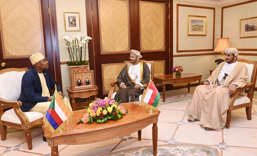 جلالة السلطان يتلقى رسالة خطية من رئيس جمهورية القمر