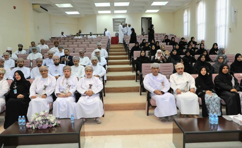 استعراض التجارب الرائدة في “ملتقى الاستثمار بالتعليم المدرسي الخاص” بالداخلية