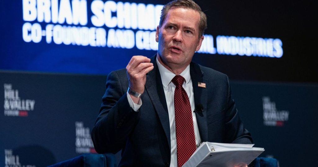 مستشار الأمن القومي الأميركي مايك والتز يغادر منصبه