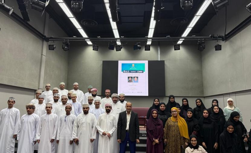 محاضرة طلابية حول “تصورات الشباب العماني للمستقبل في ظل التغيرات القيمية والمعيارية”
