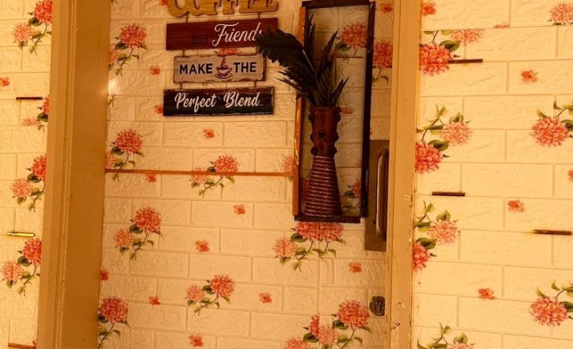 مدرسة جبل شمس تفتتح قاعة “قهوة المعرفة” لخلق بيئة تعليمية مبتكرة وتحفيزية