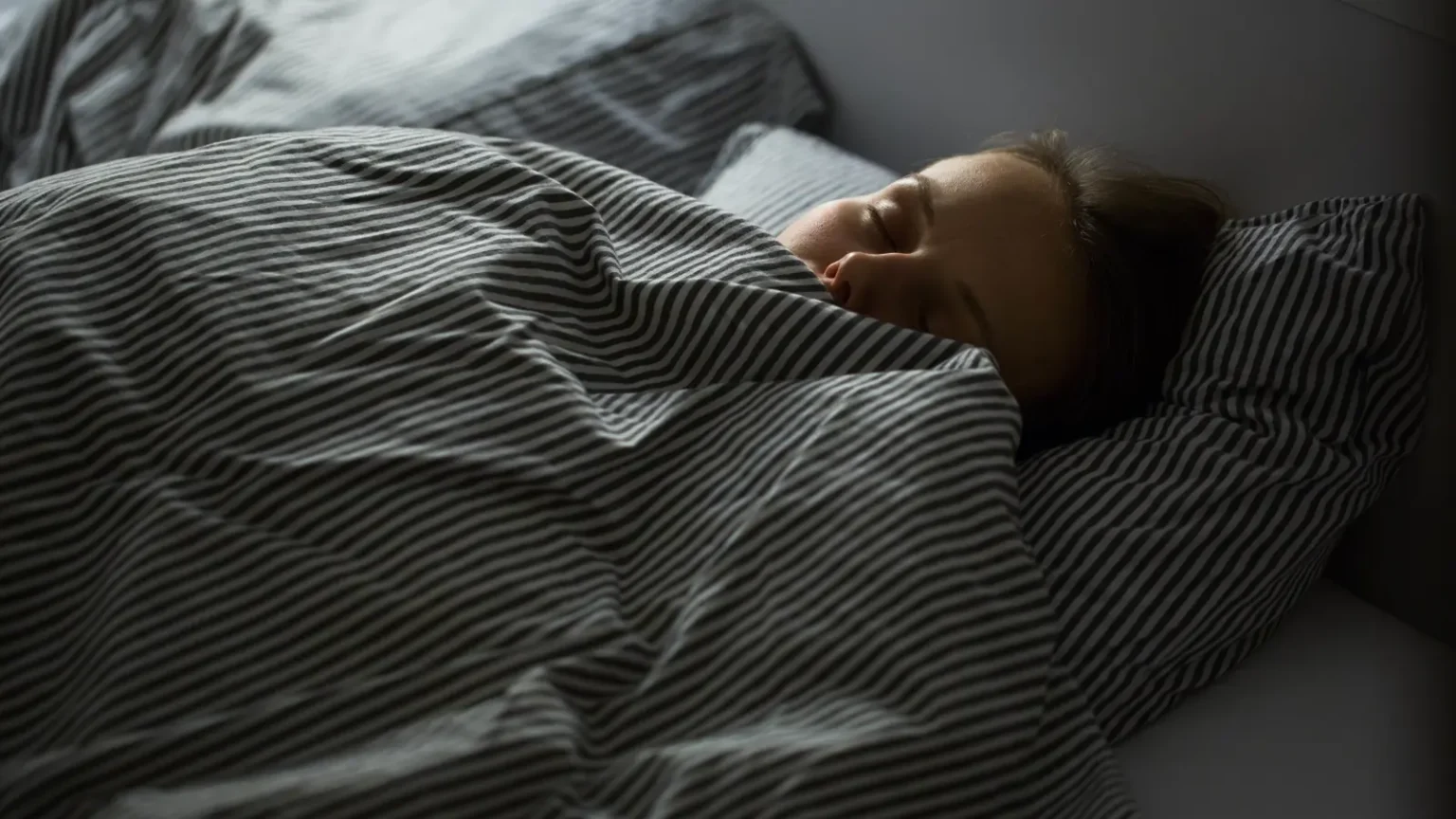 دراسة: استنشاق الروائح اللطيفة أثناء النوم يعزز الذاكرة