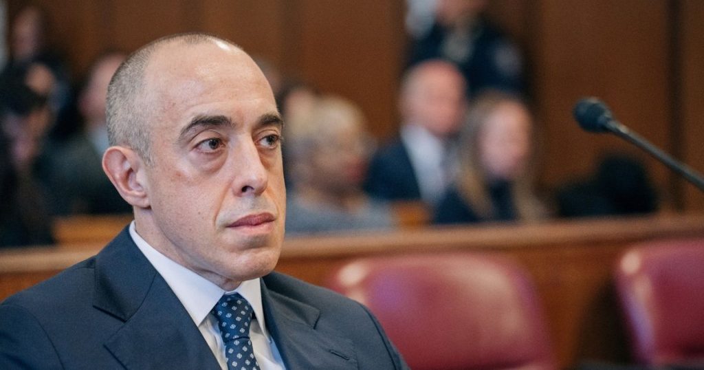 ترمب يختار محاميه المقرّب إيميل بوف لمنصب قضائي رفيع