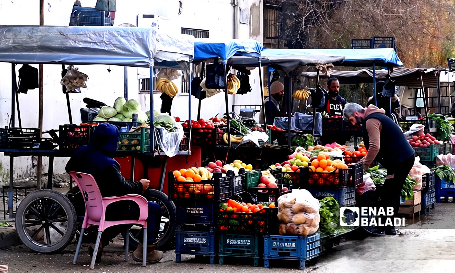 تعد "البسطات" مصدر الدخل الوحيد لكثير من العائلات - 7 أيار 2025 ()