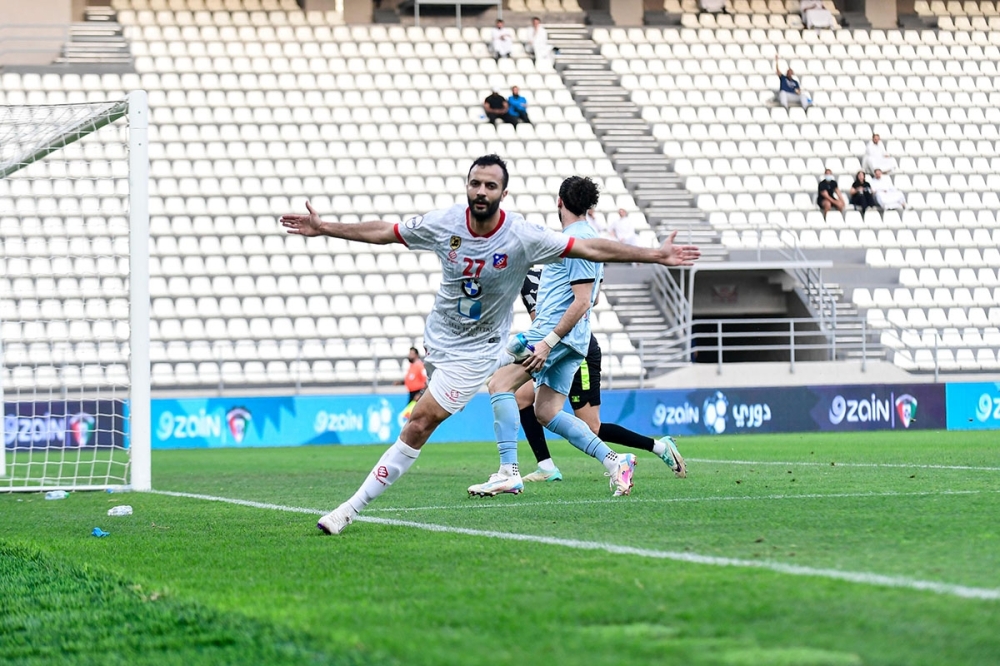 الكويت يعبر السالمية بخماسية ويؤكد صدارته للدوري الممتاز
