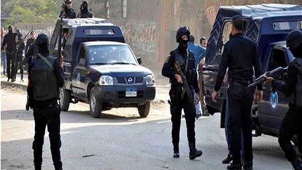 مصرع عنصريين شديدي الخطورة في تبادل لإطلاق النار مع الشرطة