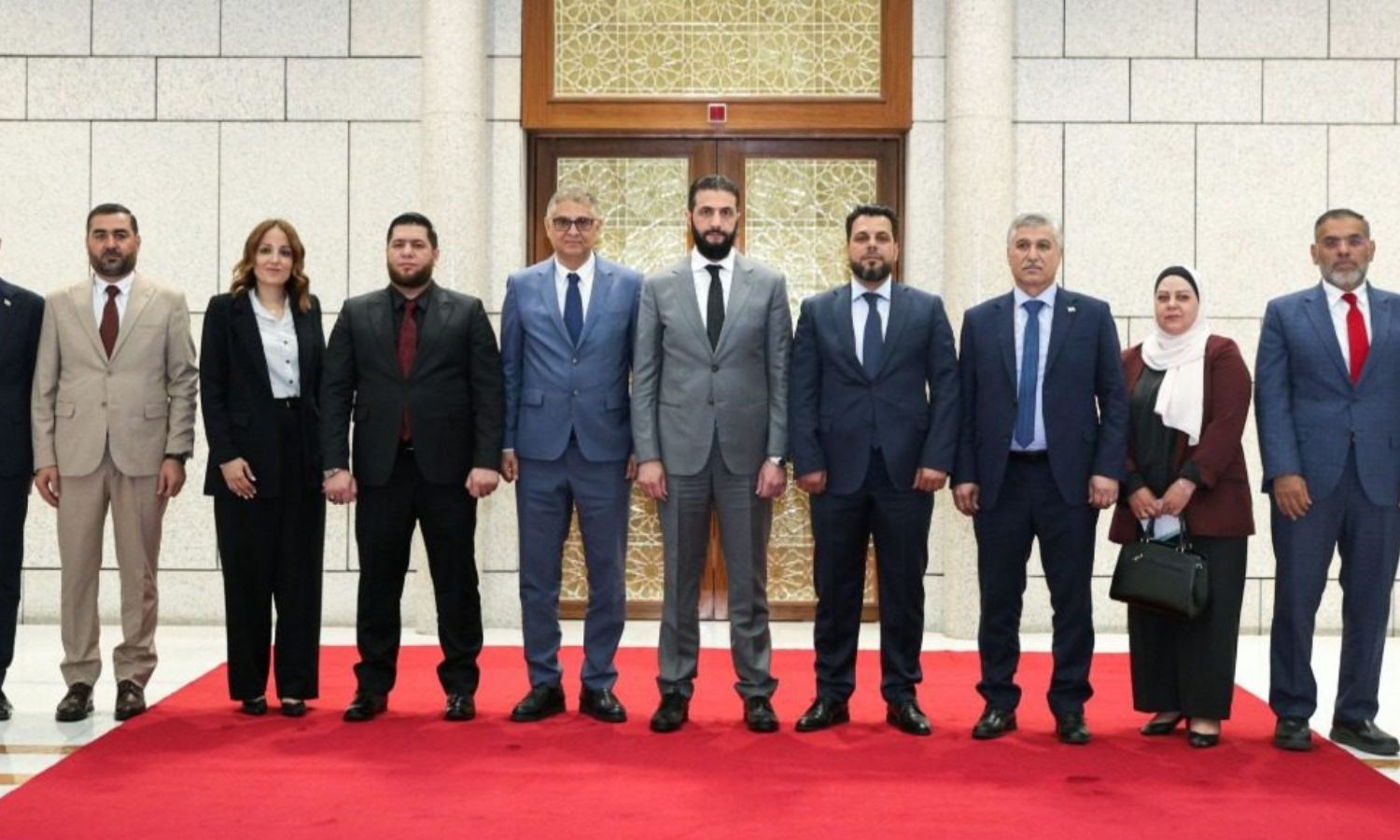 اجتماع الرئيس السوري أحمد الشرع بأعضاء اللجنة العليا لانتخابات مجلس الشعب - 14 حزيران 2025 (رئاسة الجمهورية)