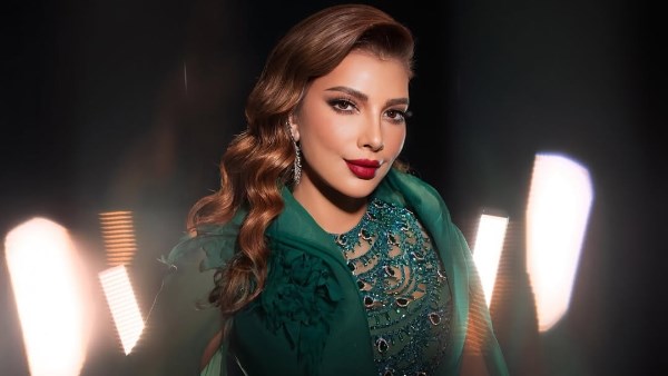 فستان مميز .. أصالة تتألق في الأردن بإطلالة أنيقة تخطف الأنظار