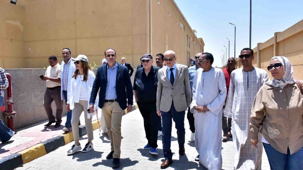 محافظ الأقصر يتفقد مركز تدريب هيا ويشيد بدورها في دعم الصادرات البستانية