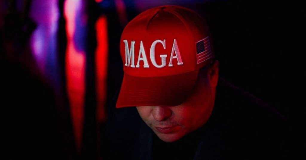 الهجوم الإسرائيلي على إيران يثير انقساماً بين أنصار ترمب