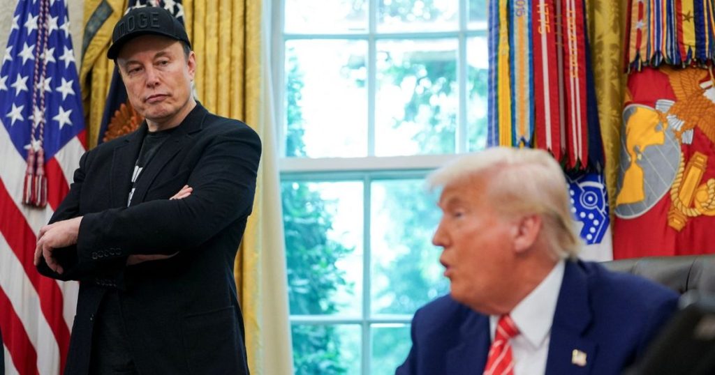 ماسك يهاجم مشروع قانون ترمب الضريبي: عار على من صوّت له