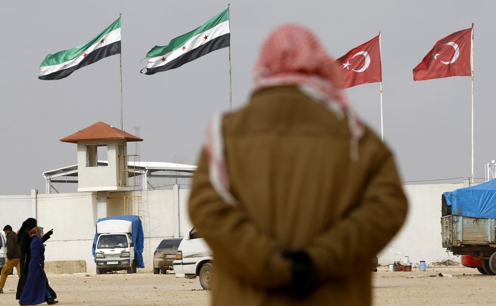 السوريون في تركيا.. غموض يتأرجح بين تسهيلات العودة وتعقيداتها