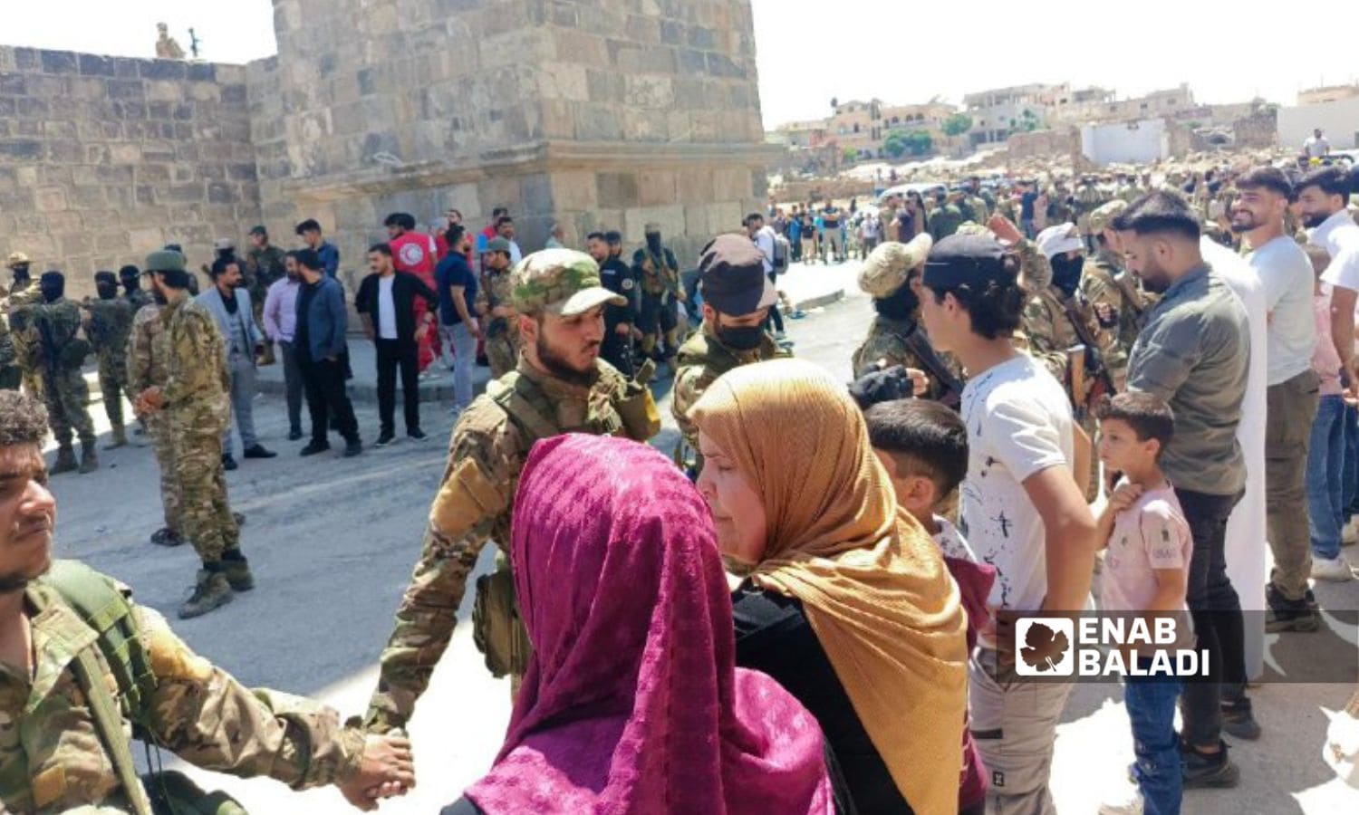 انتشار أمني في محيط المسجد العمري في درعا 6 حزيران 2025 (/محجوب الحشيش)