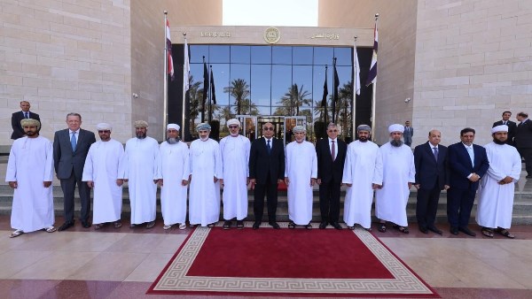 وزير العدل يستقبل وفد قضائي من سلطنة عُمان