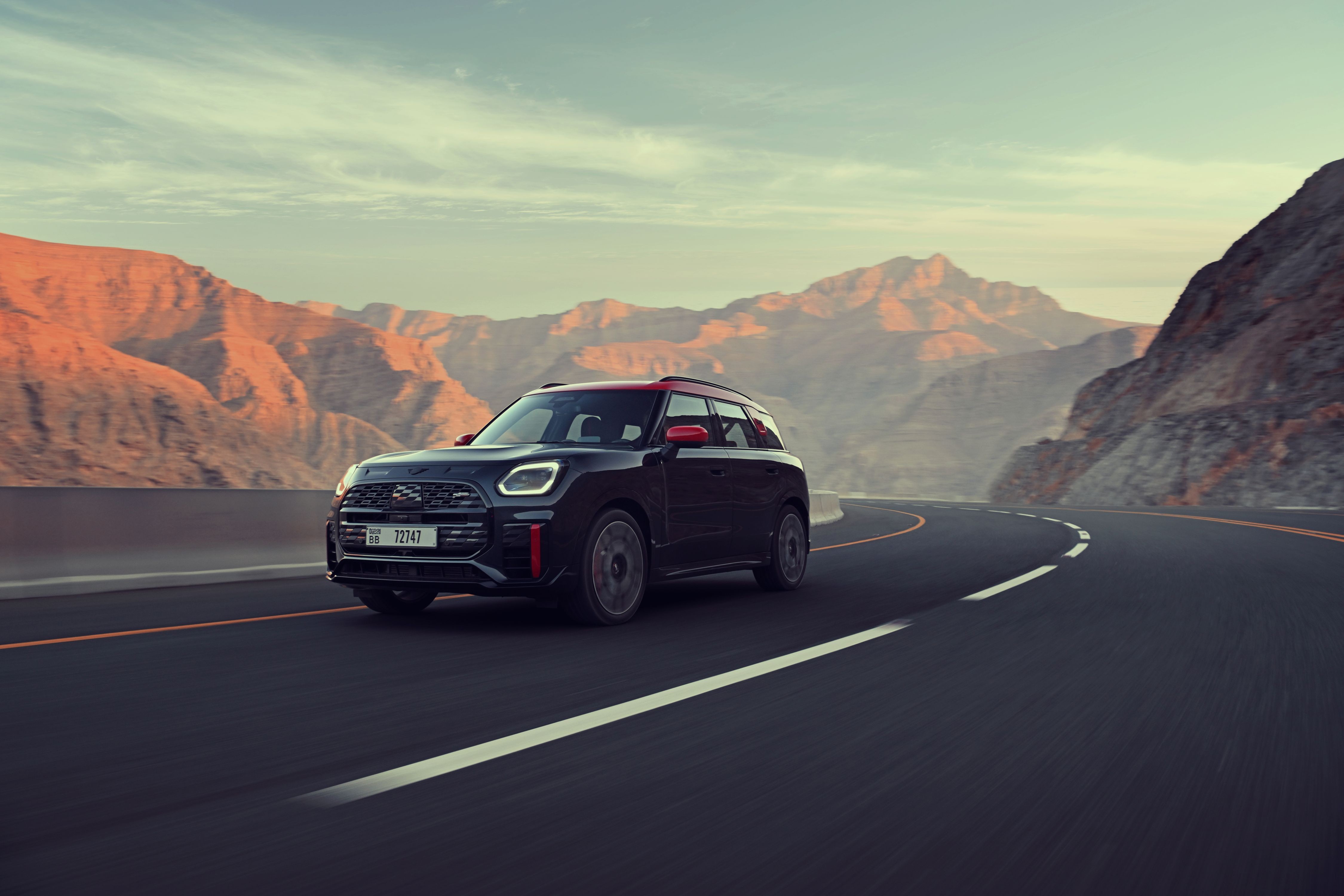 MINI JCW Countryman.jpg