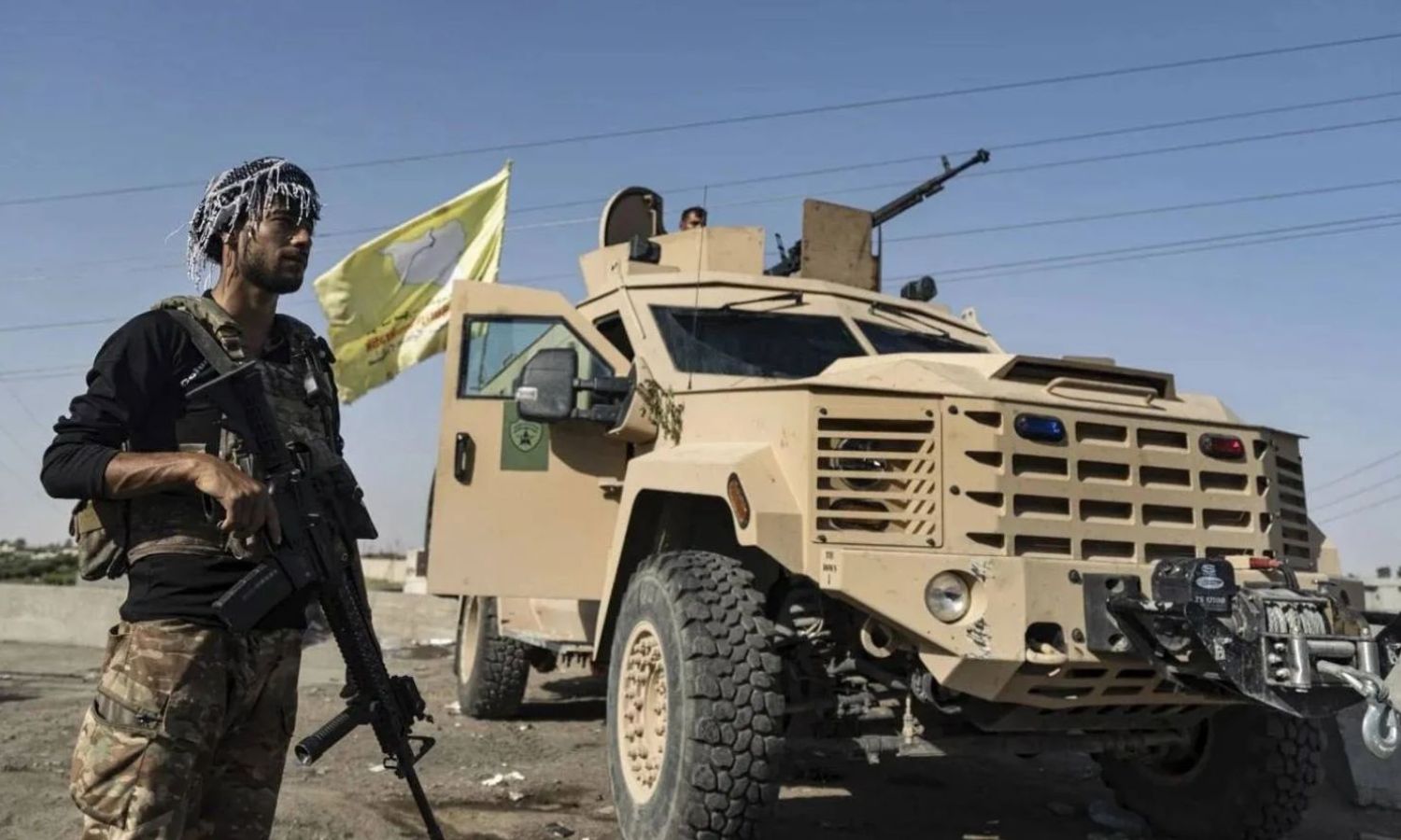 مقاتل من "قوات سوريا الديمقراطية" (AFP)
