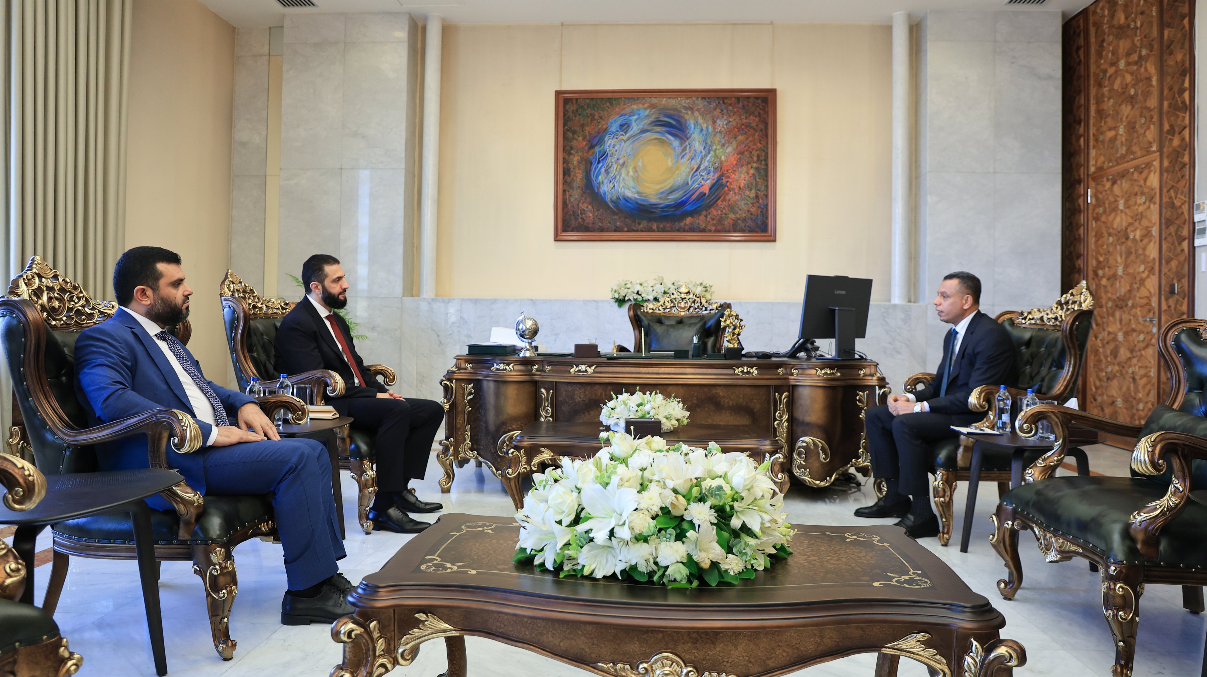 اللقاء بين الرئيس السوري أحمد الشرع ورئيس المخابرات العراقية، تناول أمن الحدود وتحسين العلاقات 28 آب 2025 (الرئاسة السورية)