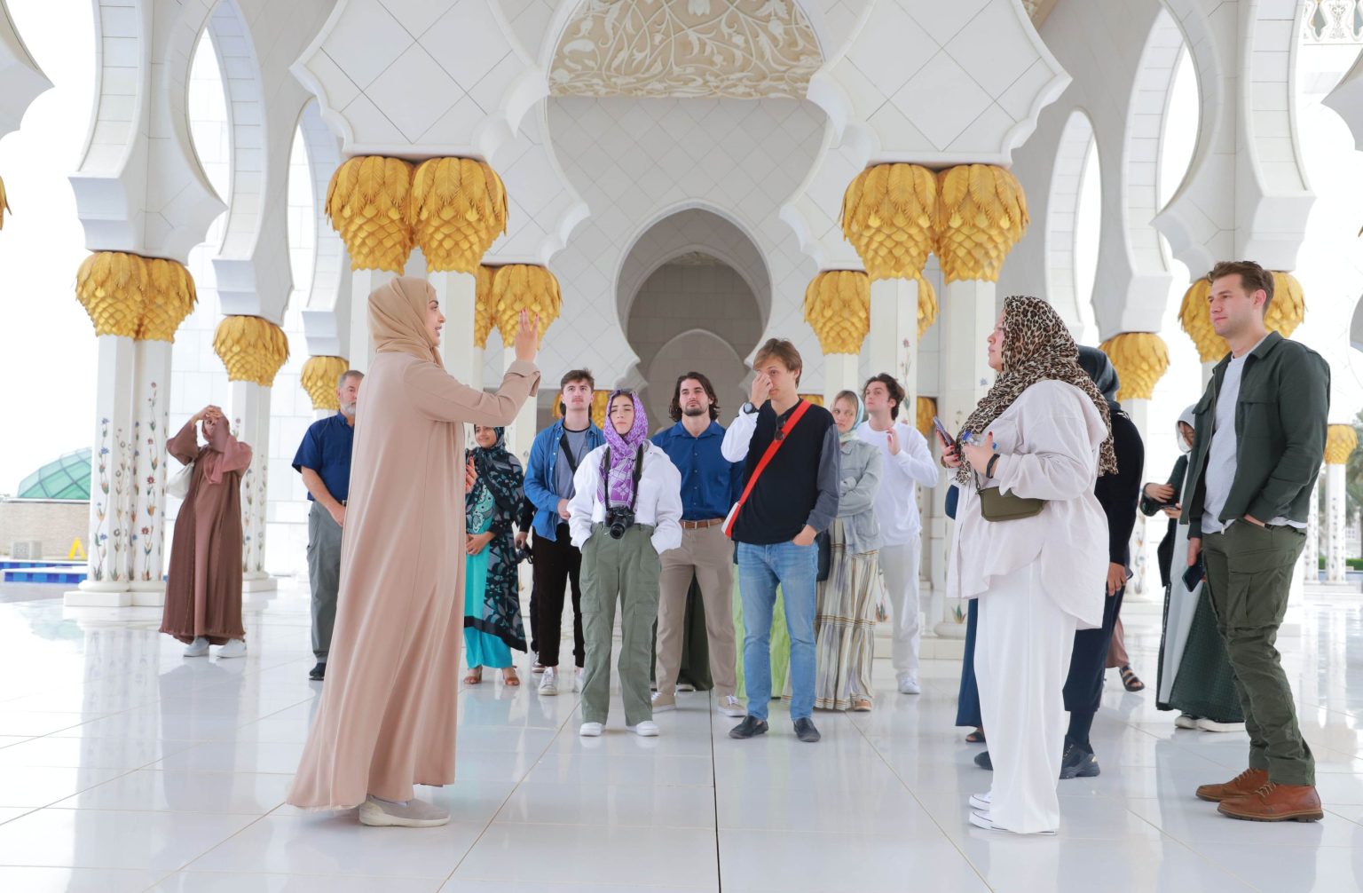 مركز جامع الشيخ زايد الكبير يعزز مكانته على خريطة السياحة الثقافية المستدامة