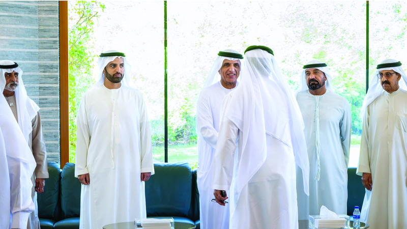 سعود بن صقر يُعزّي في وفاة فاطمة بنت سعيد الكندي