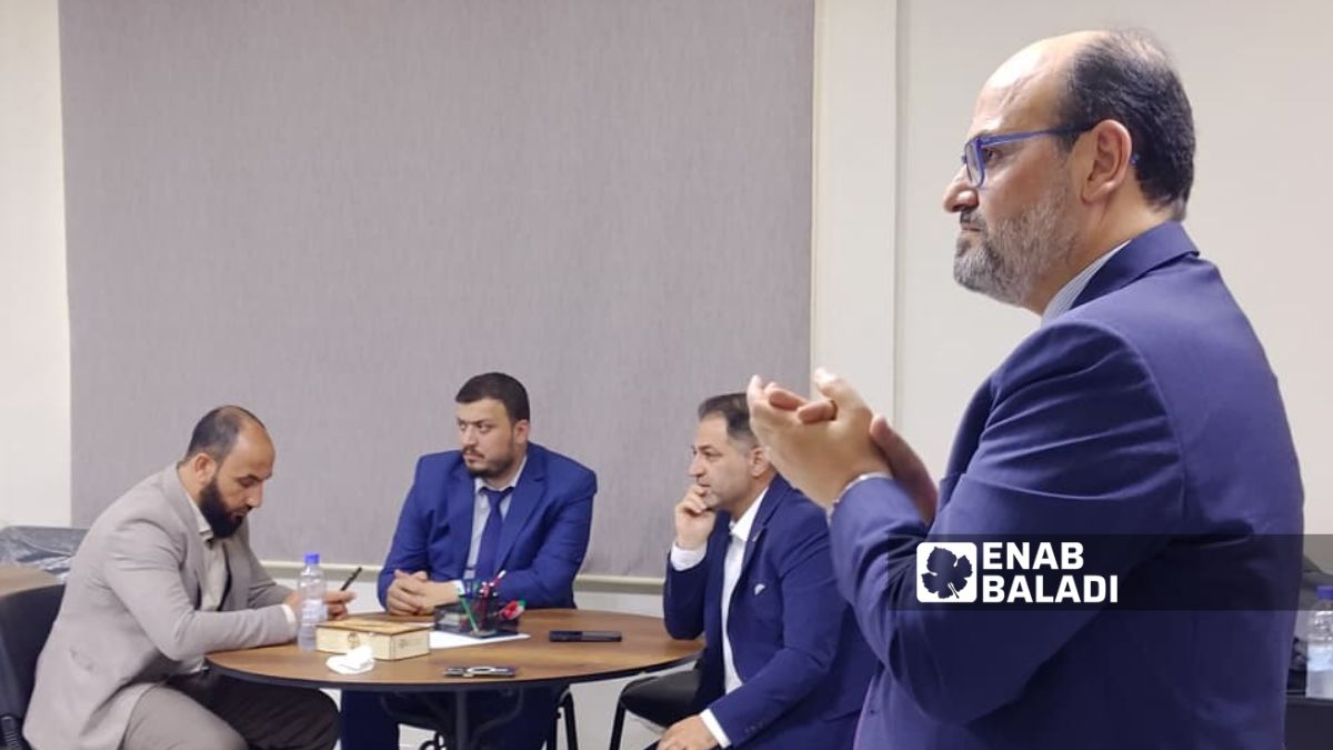 نقاشات بين الصحفيين المشاركين حول بنود مدونة السلوك المهني - 14 أيلول 2025 (عمر علاء الدين/)