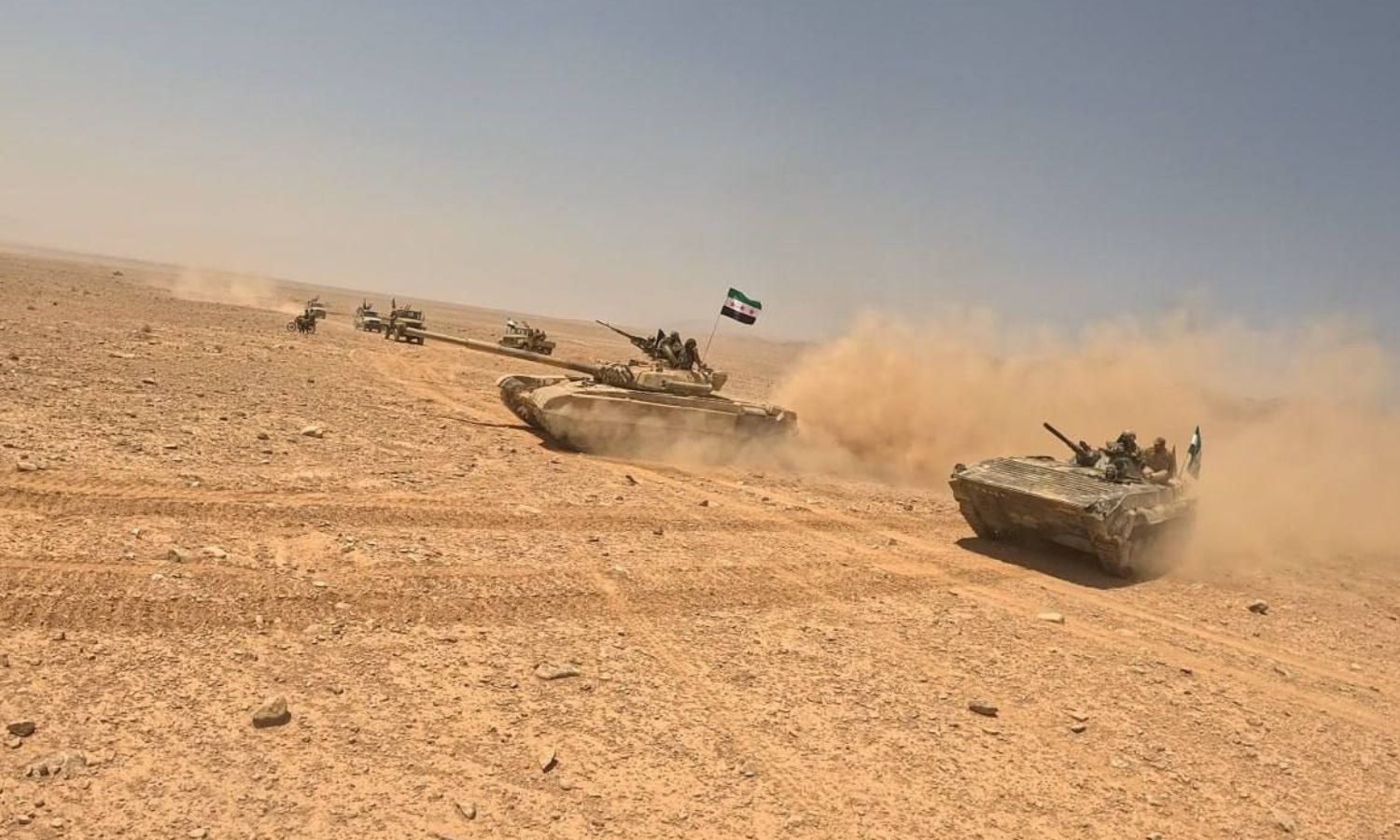 تدريبات بالذخيرة الحية للقوات الخاصة التابعة للفرقة 42 في الجيش السوري - 27 تموز 2025 (وزارة الدفاع)