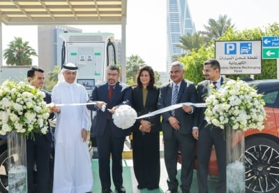 «شؤون الكهرباء والماء» تدشّن 5 محطات فائقة السرعة لشحن المركبات الكهربائية – الوطن