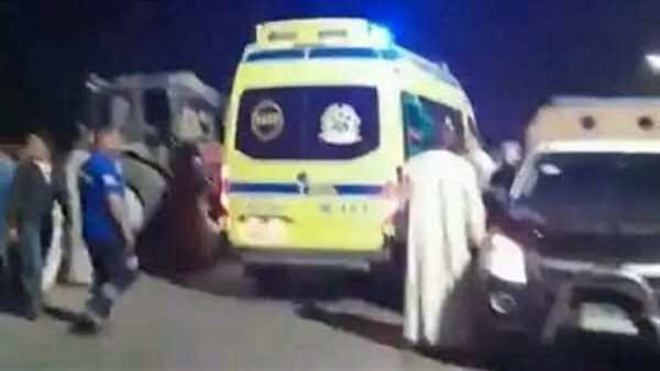 إصابة 12 شخصًا في حادث انقلاب ميكروباص أمام دير الملاك بقنا