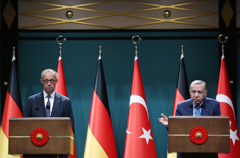 الرئيس أردوغان يحرج المستشار الألماني على الهواء: ألا تتابعون الإبادة في غزة؟