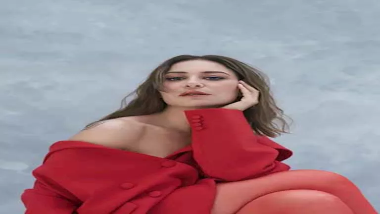 بعد تسريب وثيقة زواج منة شلبي والمنتج أحمد الجنايني.. 20 صورة تبرز جما