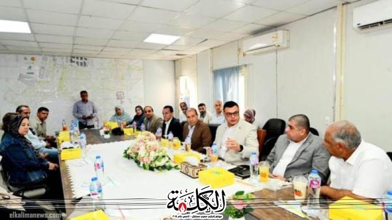 وزير الإسكان يعقد اجتماعًا مع الشركات العاملة بحدائق تلال الفسطاط ويتابع الاعمال النهائية بالمشروع | أخبار وتقارير | بوابة الكلمة