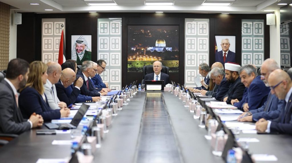 مصطفى يحذّر من تعطيل خطط التعافي والإعمار في قطاع غزة ما يفاقم معاناة شعبنا