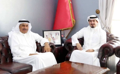 محافظ العاصمة يلتقي النائب حسن بوخماس ويؤكد أهمية التنسيق المشترك لخدمة المواطنين – الوطن
