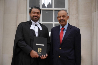 أحمد العريفي ينال شهادة الماجستير الثانية في العلاقات الدولية من جامعة كامبريدج – الوطن