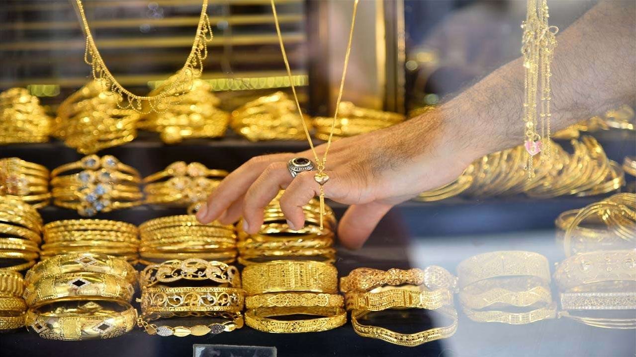 هبوط مفاجئ لـ الجنيه الذهب .. سعر المعدن الأصفر اليوم