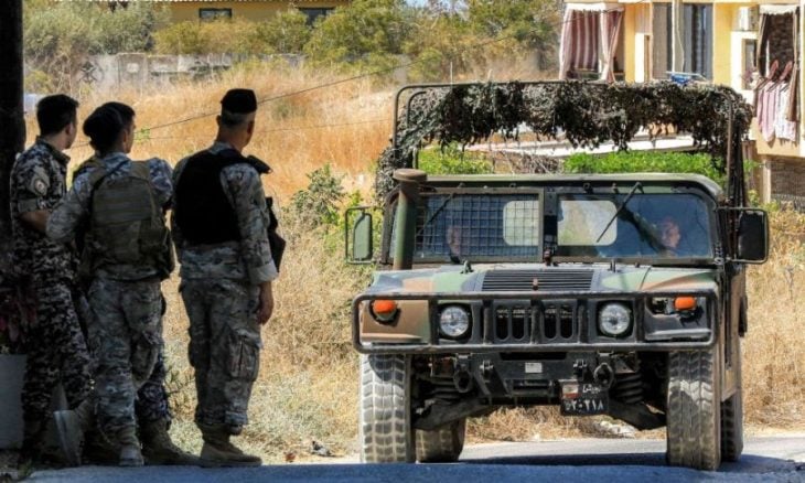 الجيش اللبناني يتسلم 6 عناصر من الأمن الوطني الفلسطيني على خلفية مقتل مواطن في مخيم شاتيلا