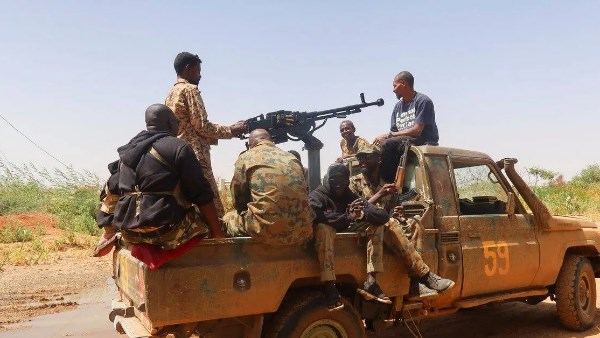 حاكم دارفور: ندعو إلى تحقيق مستقل في انتهاكات ومجازر ميليشيا الدعم السريع بالفاشر