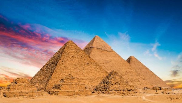 شاهد | تطوير منطقة أهرامات الجيزة