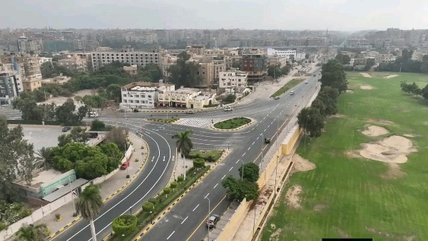 محافظ الجيزة يتابع جاهزية الطرق والمحاور المؤدية إلى المتحف المصري الكبير