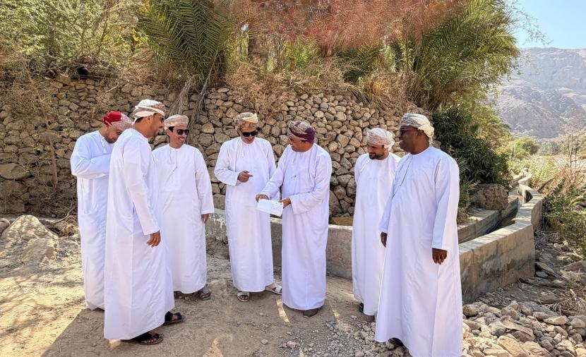 والي قريات يتفقد سير تنفيذ المشاريع التنموية بالجبل الأبيض