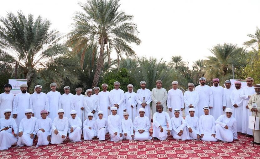 ملتقى حواري ولقاءات ميدانية تعزز القيم والمواطنة في محضة