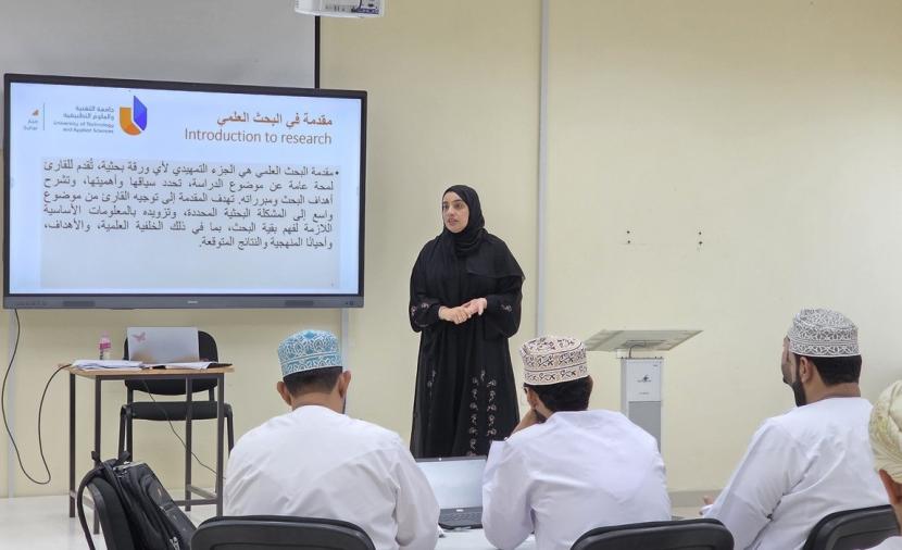 انطلاق برنامج الجدارات البحثية لطلبة الدراسات العليا بـ”جامعة التقنية” في صحار