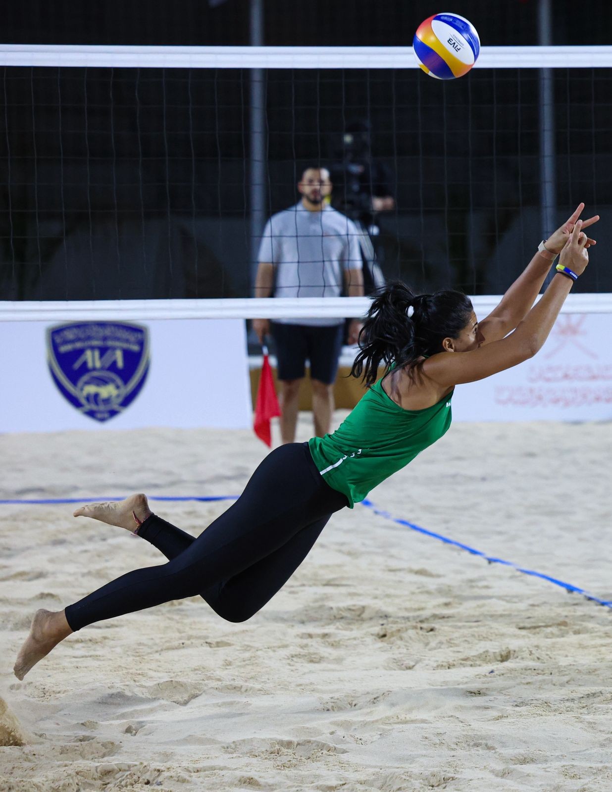 الكرة الطائرة الشاطئية (10).jpg