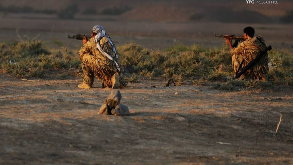 “قسد” تستقبل وفدًا حكوميًا في الطبقة لبحث توتر حلب