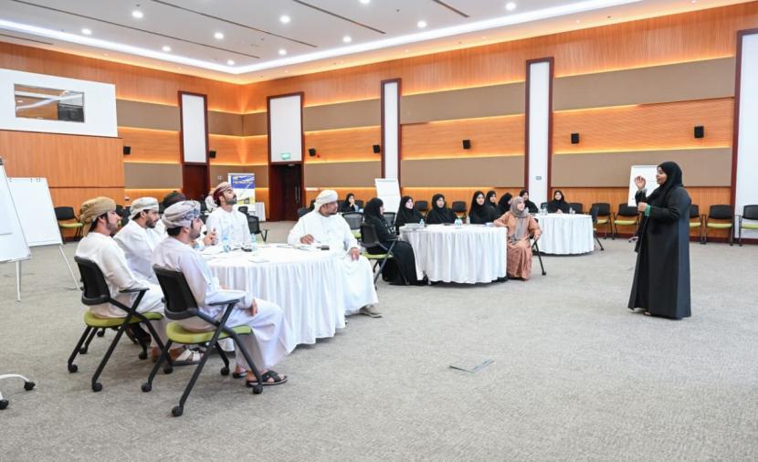 برنامج تدريبي لتعزيز مهارات المختصين خلال زيارات الأطفال في الأسر الحاضنة